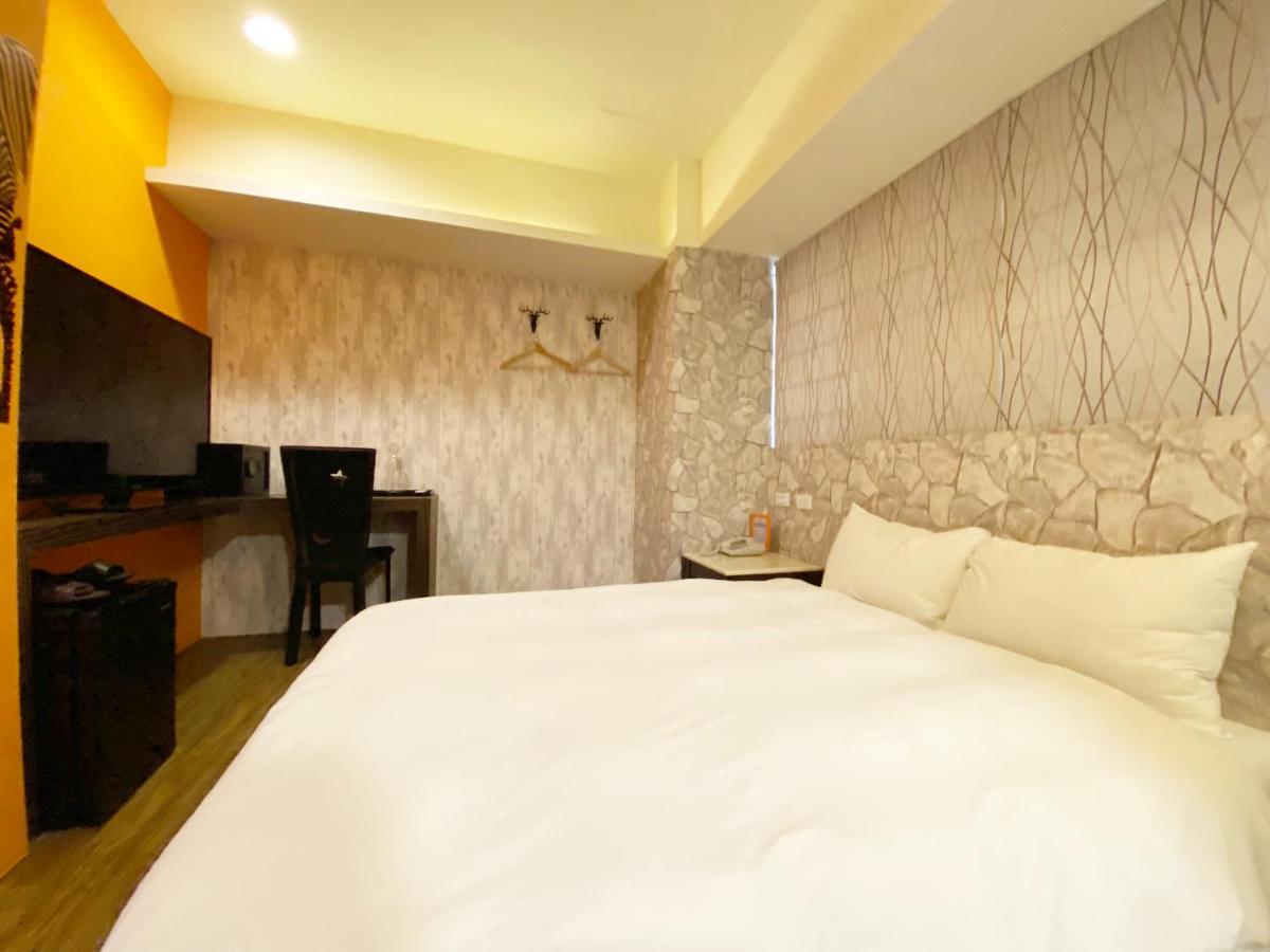 Taichung Old F Hotel Esterno foto