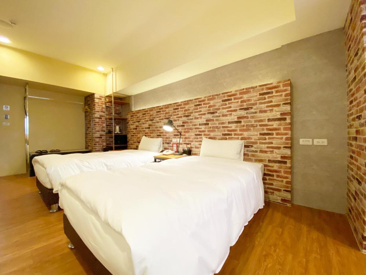 Taichung Old F Hotel Esterno foto