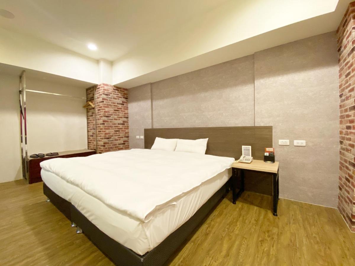 Taichung Old F Hotel Esterno foto